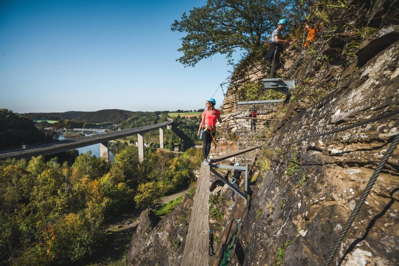 Gite De La Tour - Dinant Evasion Экстерьер фото