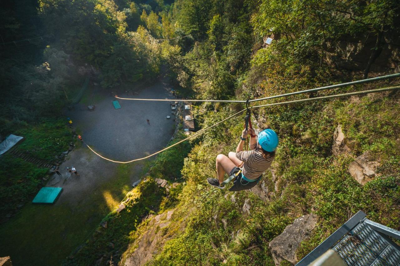 Gite De La Tour - Dinant Evasion Экстерьер фото